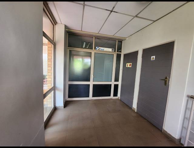 177M² OFFICE TO LET IN VORNA VALLEY